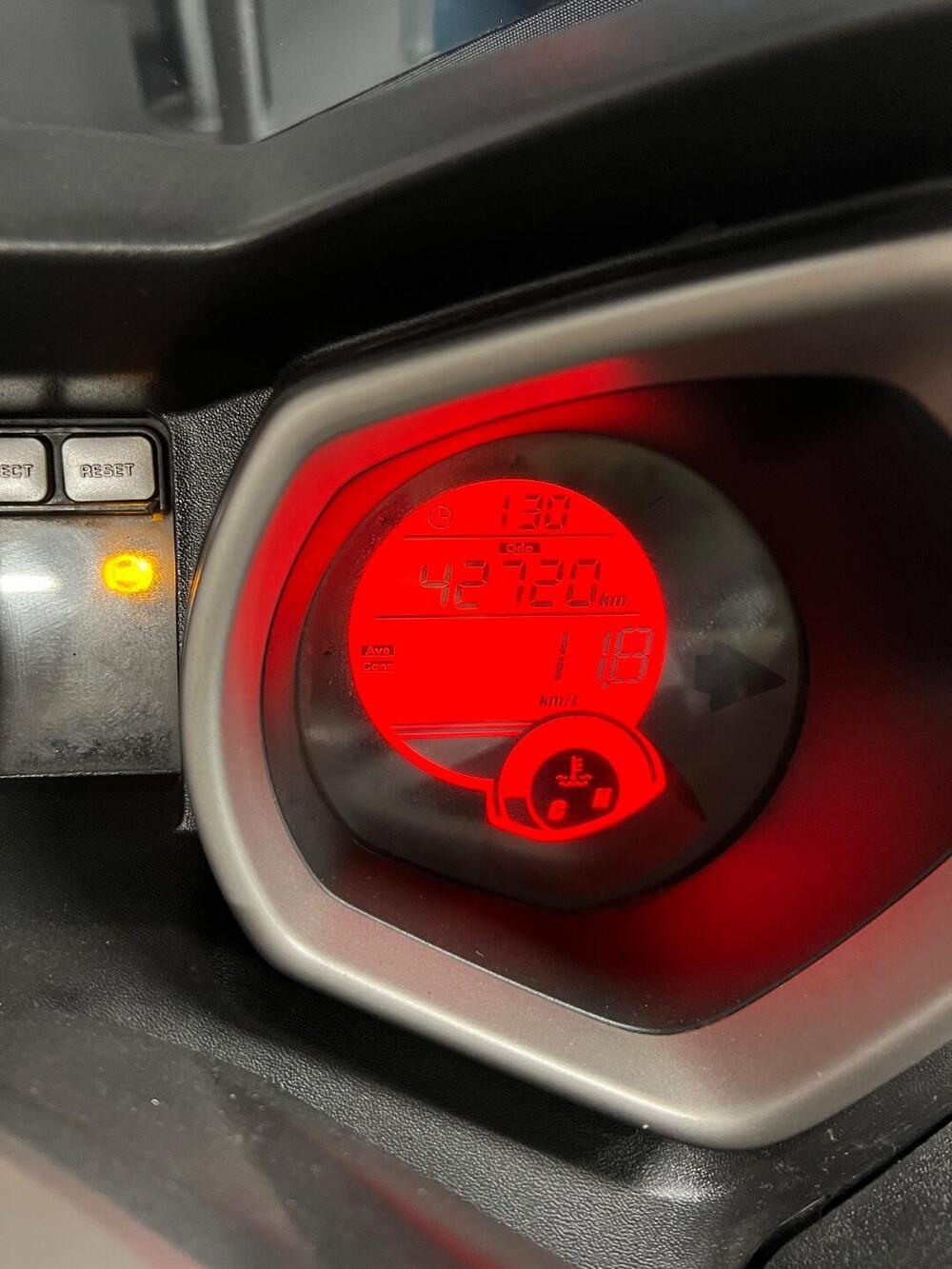 Yamaha X-Max 250 ABS (2014 - 16) (9)