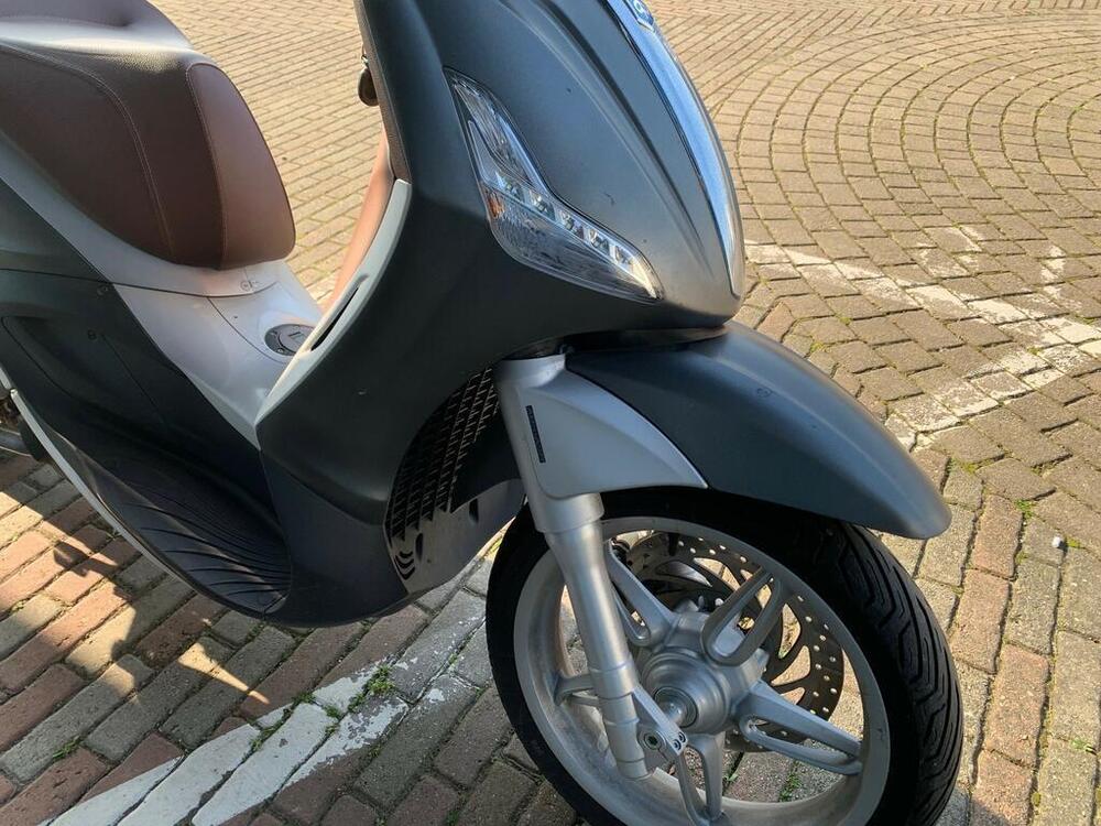Piaggio Beverly 350 ABS (2016 - 20) (9)