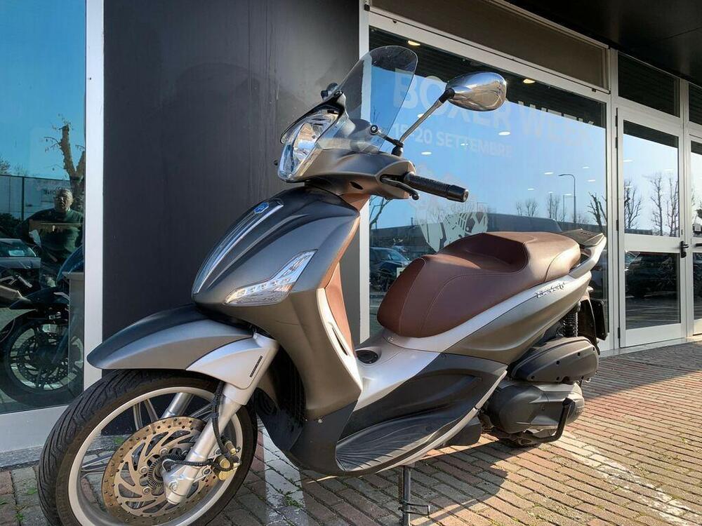Piaggio Beverly 350 ABS (2016 - 20) (2)