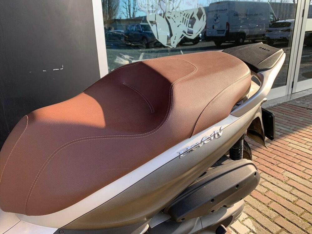 Piaggio Beverly 350 ABS (2016 - 20) (10)
