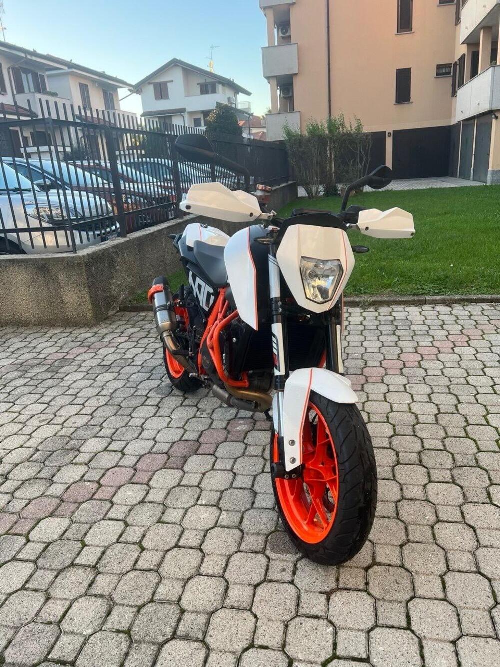 KTM 690 Duke R (2016 -17)