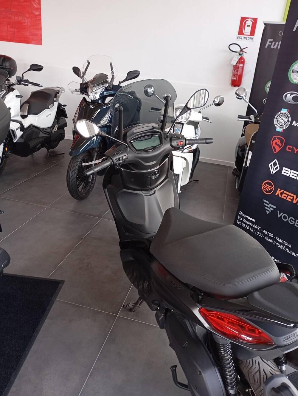 Piaggio Beverly 300 ABS-ASR (2021 - 25) (4)