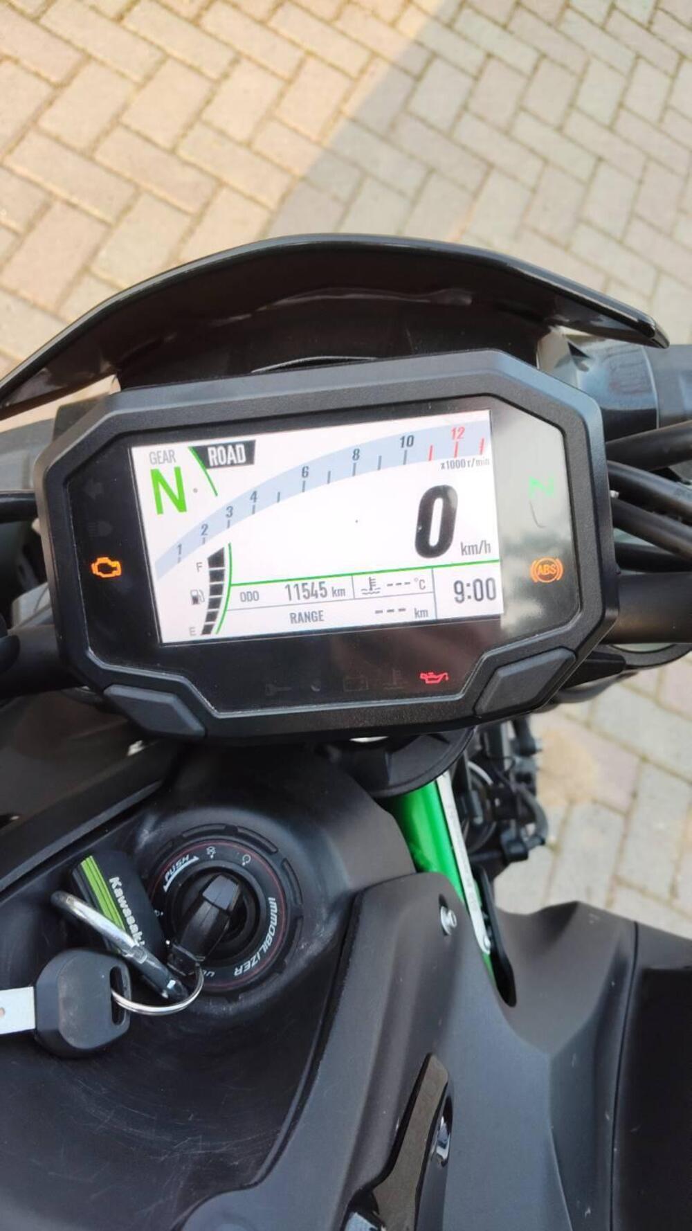 Kawasaki Z 900 (2021 - 24) (2)