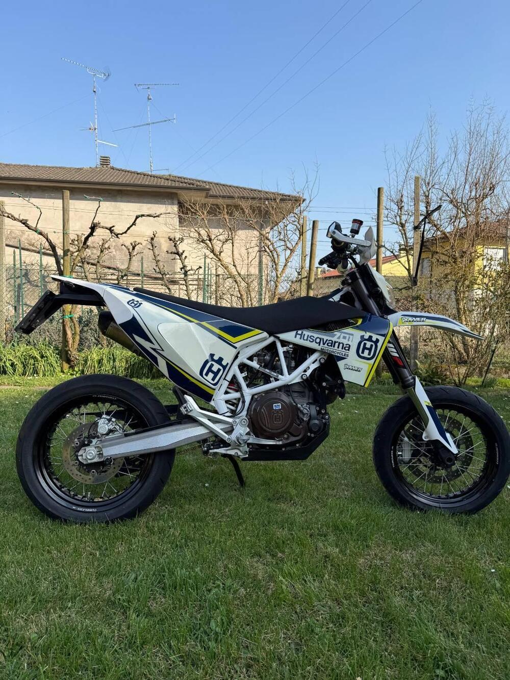 Husqvarna 701 Supermoto (2017 - 19)