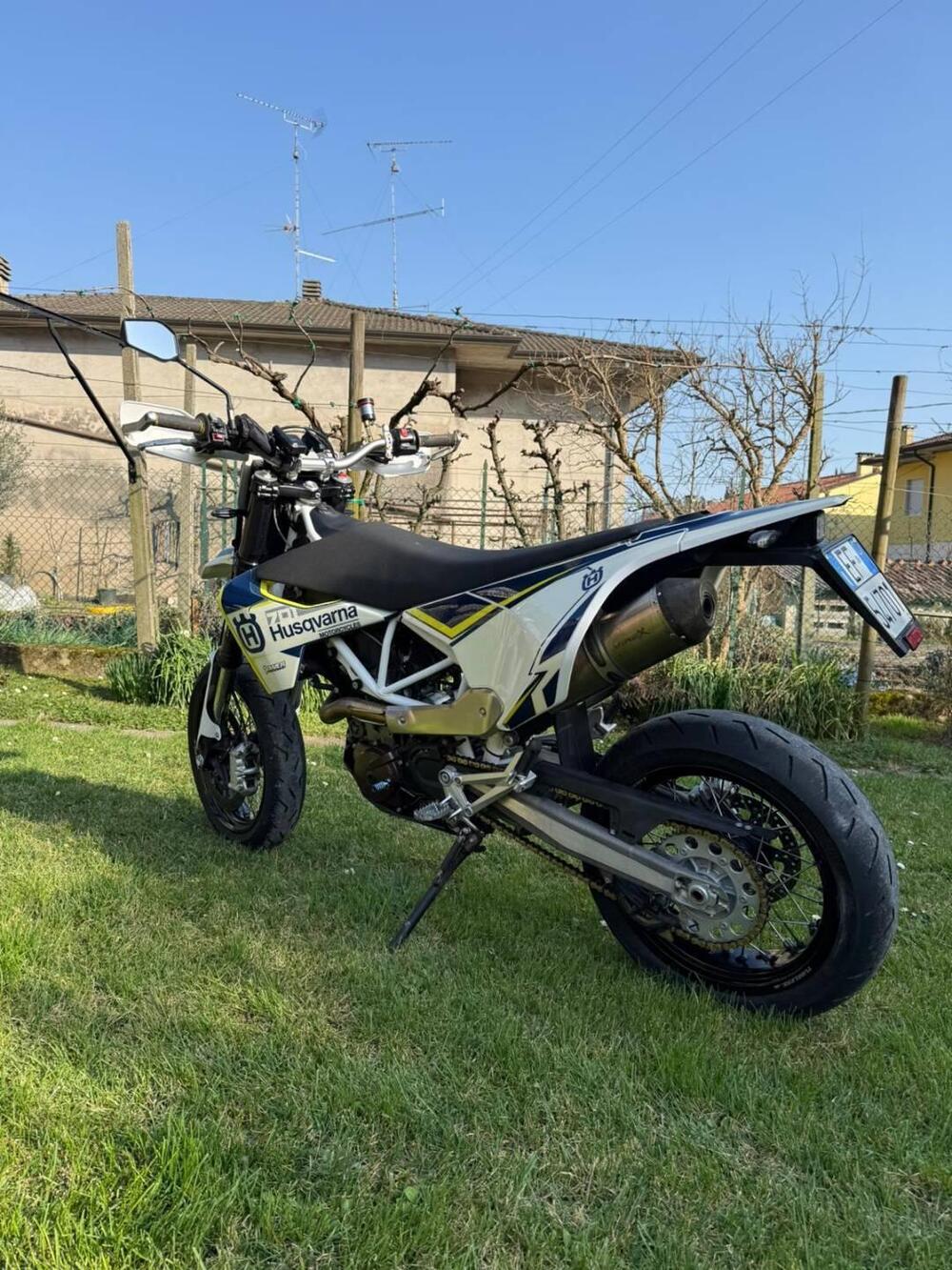 Husqvarna 701 Supermoto (2017 - 19) (3)