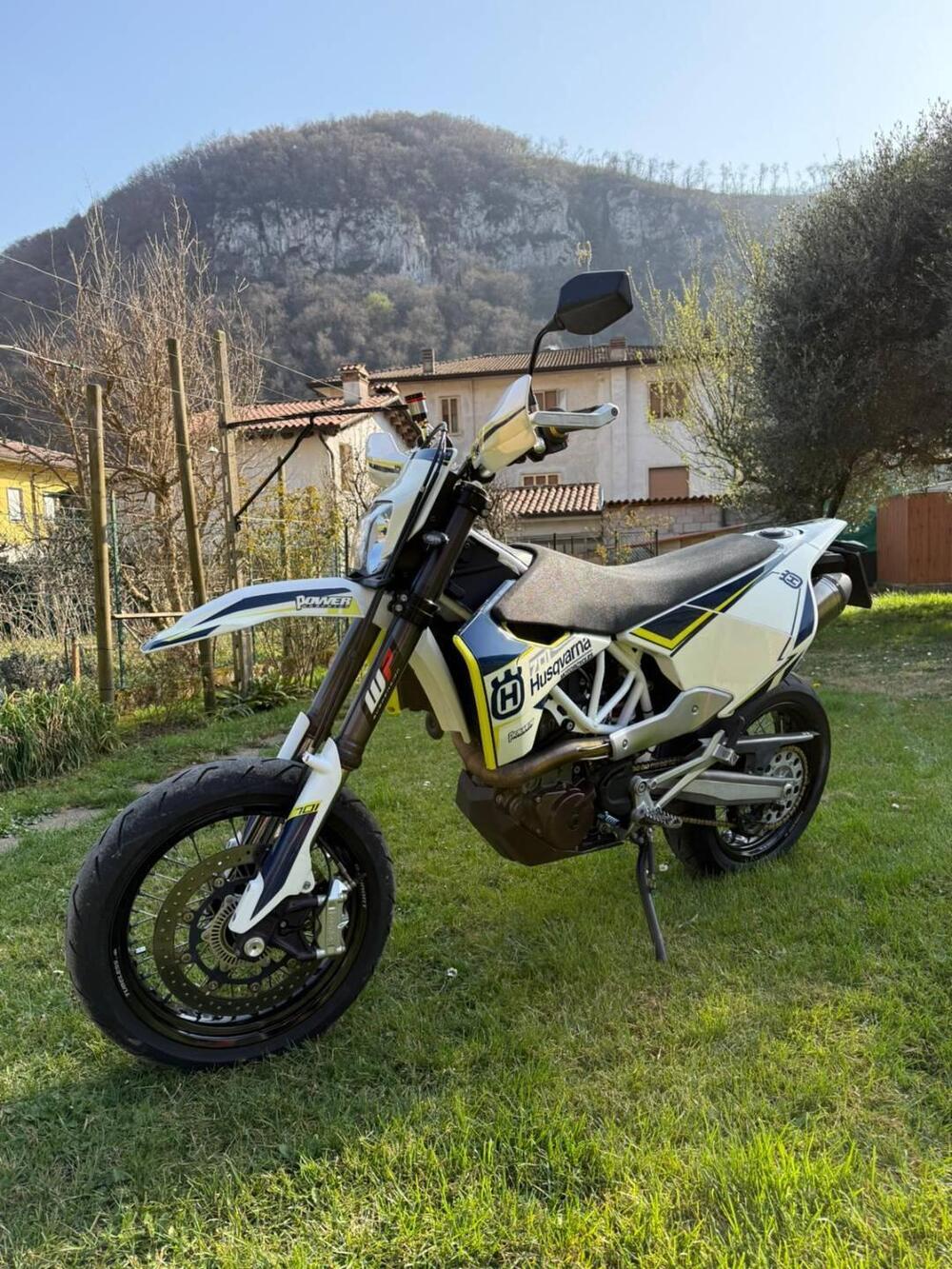 Husqvarna 701 Supermoto (2017 - 19) (4)