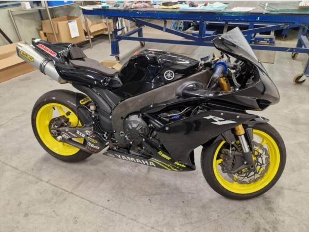 Yamaha YZF R1 (2007 - 08) (3)