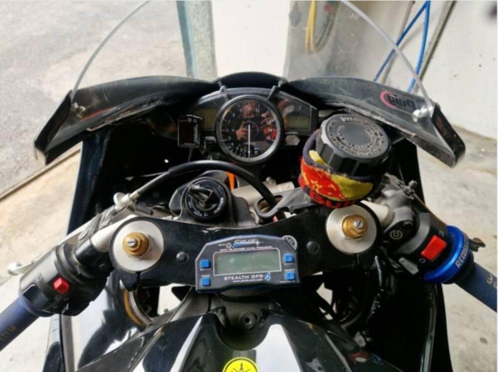 Yamaha YZF R1 (2007 - 08) (11)