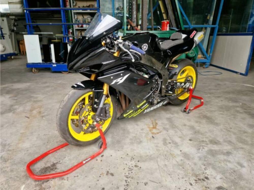 Yamaha YZF R1 (2007 - 08) (13)