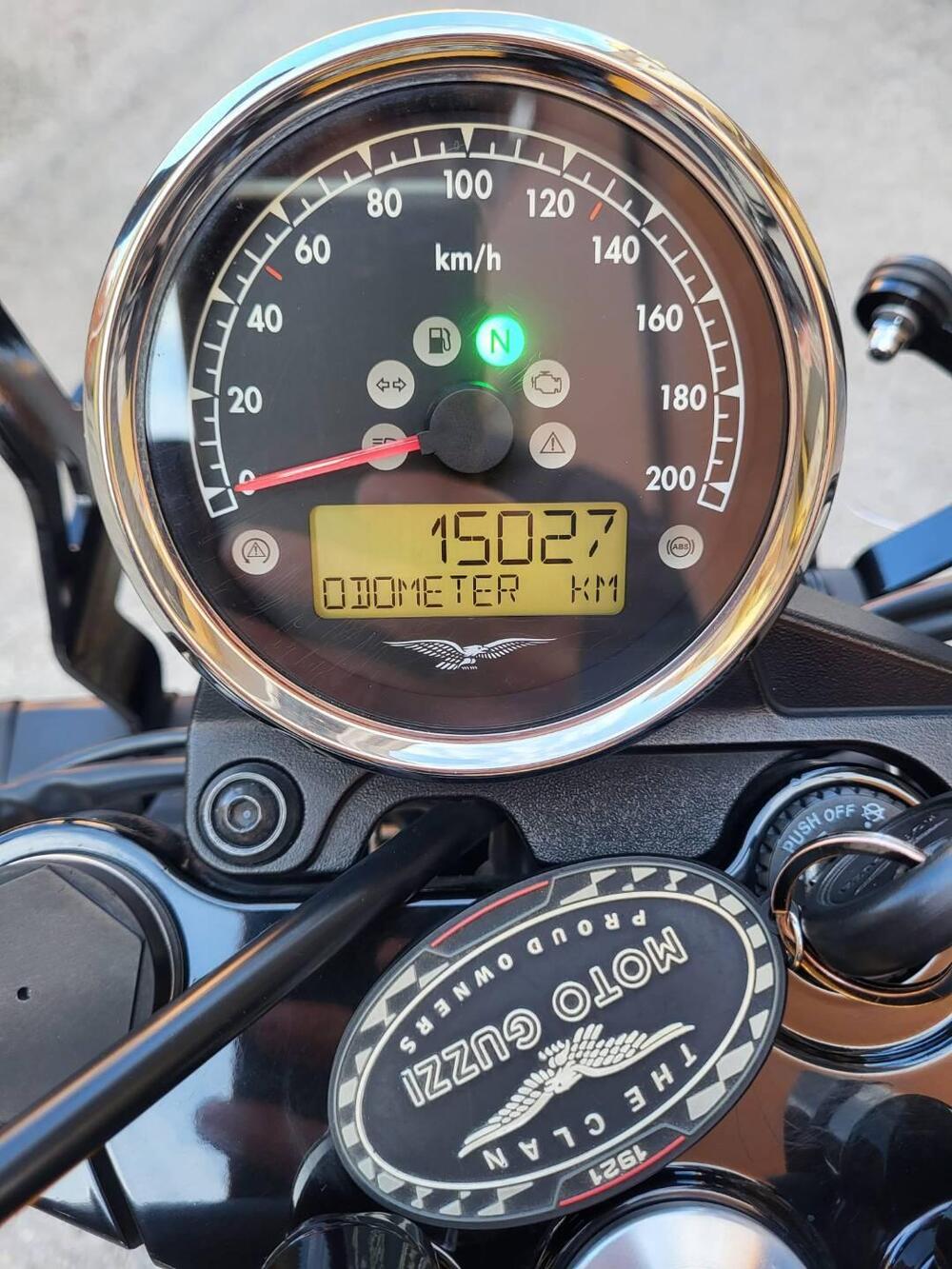 Moto Guzzi V7 III Stone (2017 - 20) (5)