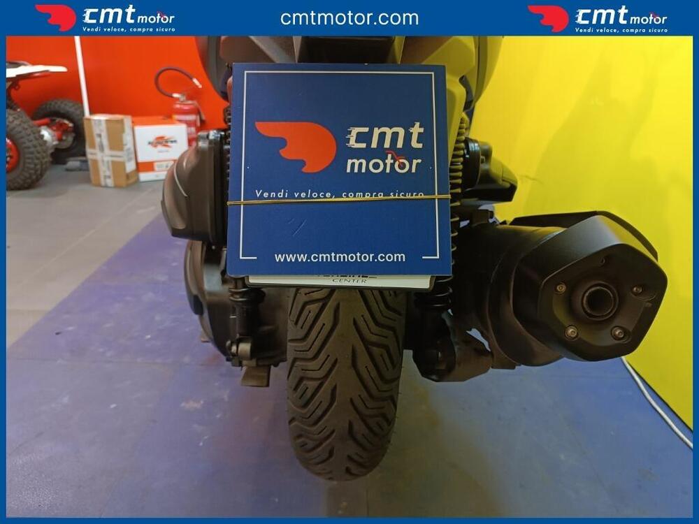 Yamaha X-Max 400 Momodesign ABS (2014 - 16) (13)