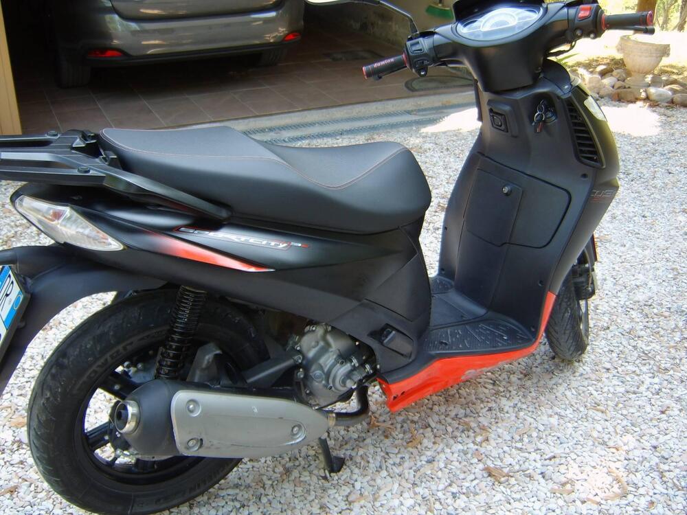 Aprilia Sportcity Cube 300 (2008 - 13) (3)