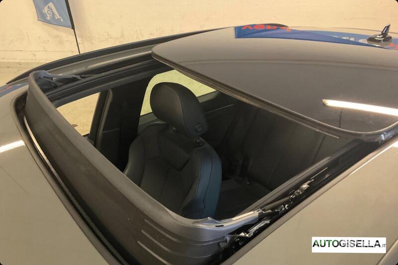 Audi Q3 Sportback usata a Milano (8)