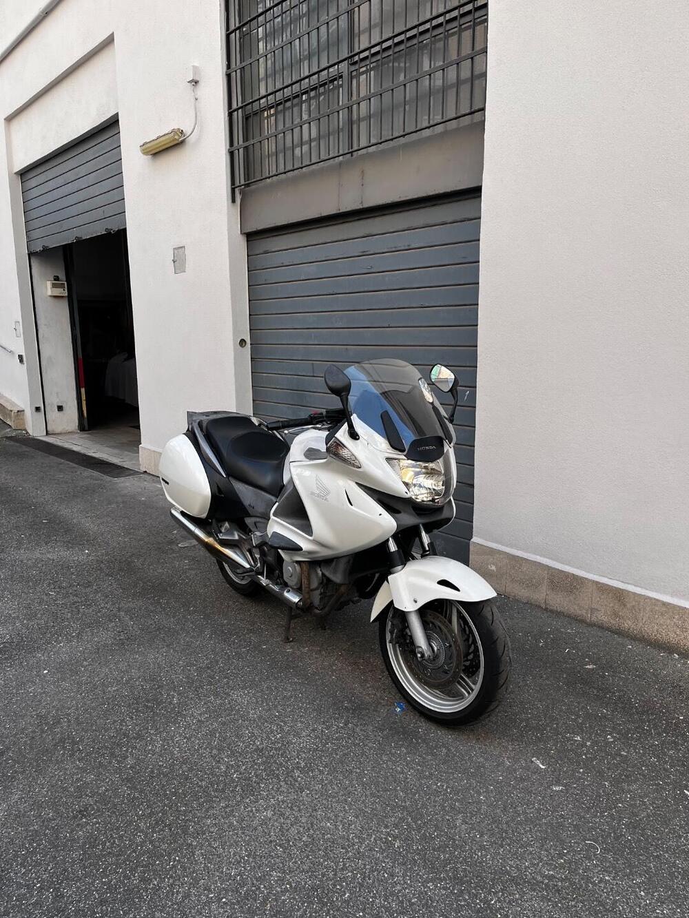 Honda Deauville 700 ABS (2)
