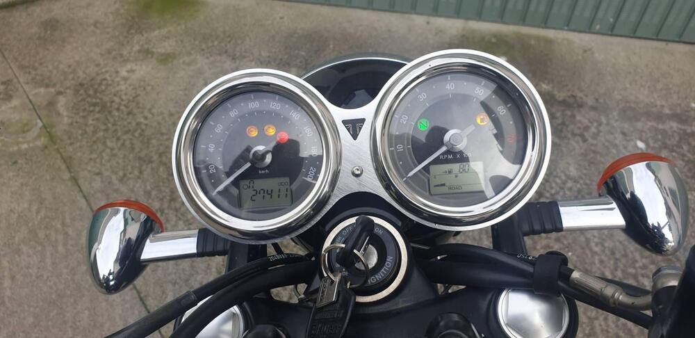 Triumph Bonneville T120 Black (2017 - 20) (4)