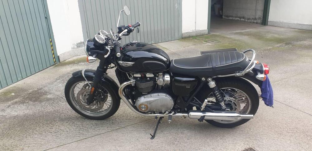 Triumph Bonneville T120 Black (2017 - 20) (2)