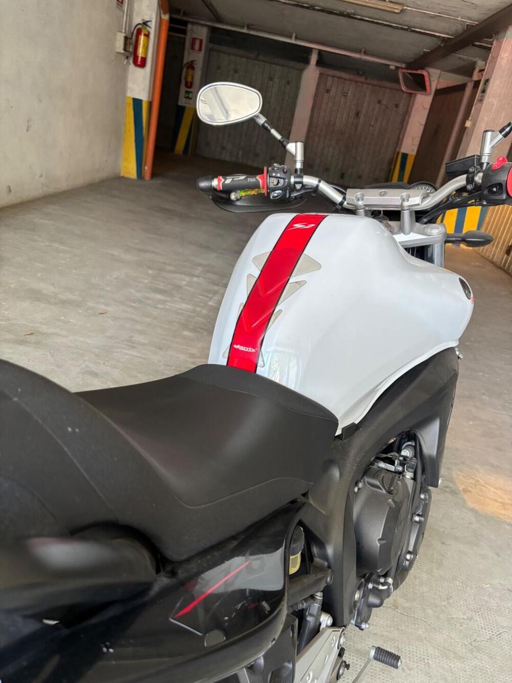 Yamaha FZ6 S2 (2007 - 11) (3)