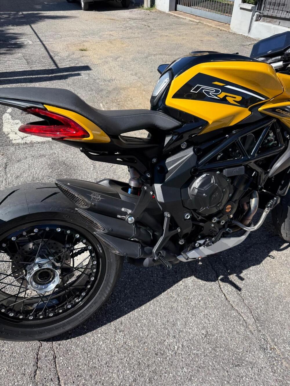 MV Agusta Dragster 800 RC SCS (2022 - 25) (4)