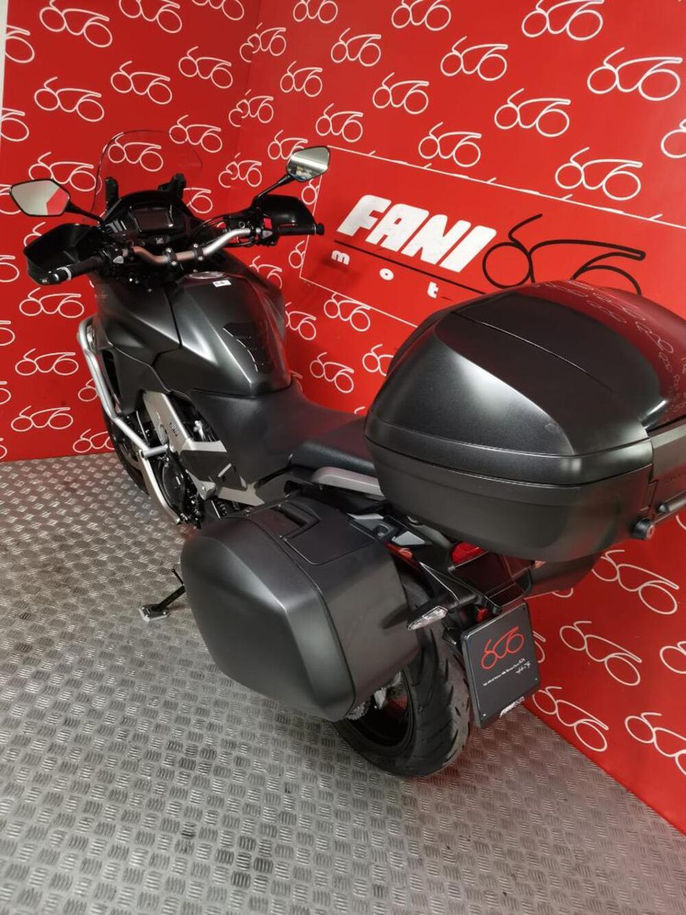 Honda Crossrunner (2017 - 20) (4)