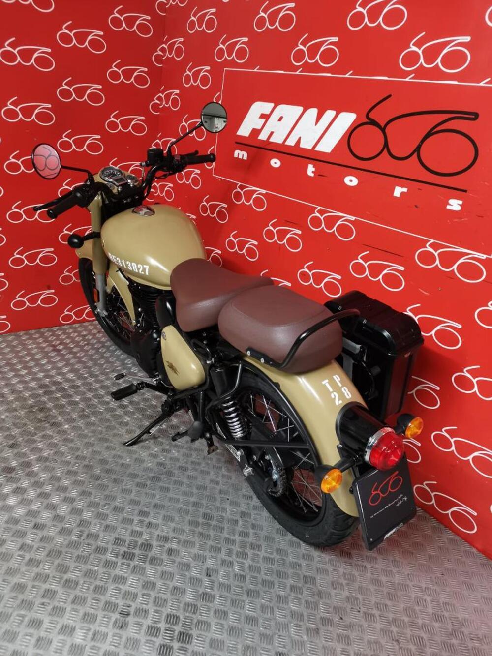 Royal Enfield Classic 350 (2021 - 26) (4)