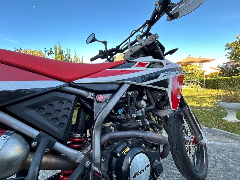 Fantic Motor XMF 125 Motard Performance 4t (2021 - 22) (2)