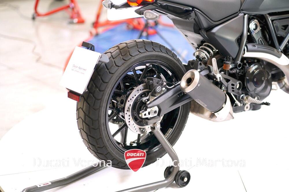 Ducati Scrambler 800 Icon Dark (2025 - 26) (10)
