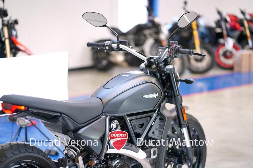 Ducati Scrambler 800 Icon Dark (2025 - 26) (12)