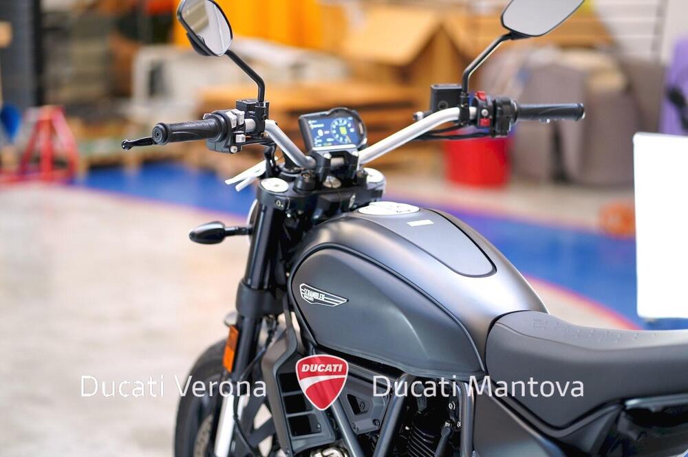 Ducati Scrambler 800 Icon Dark (2025 - 26) (16)