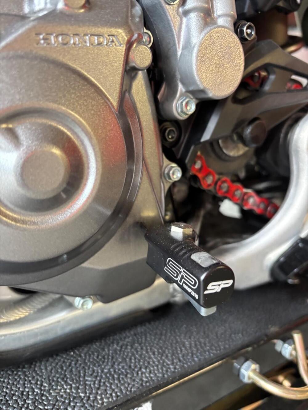 Honda CRF 450R (2024) (11)