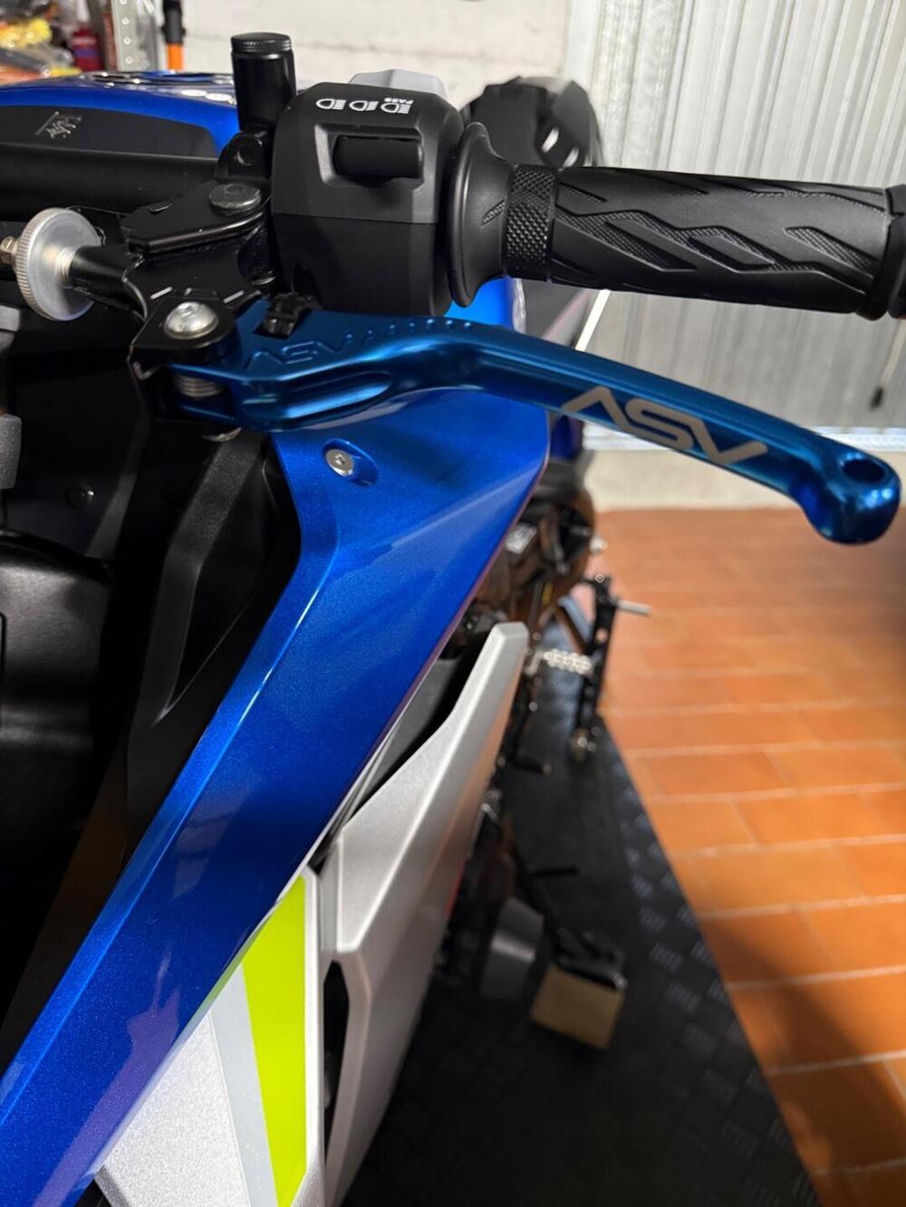 Suzuki GSX-S1000 (2021 - 25) (12)