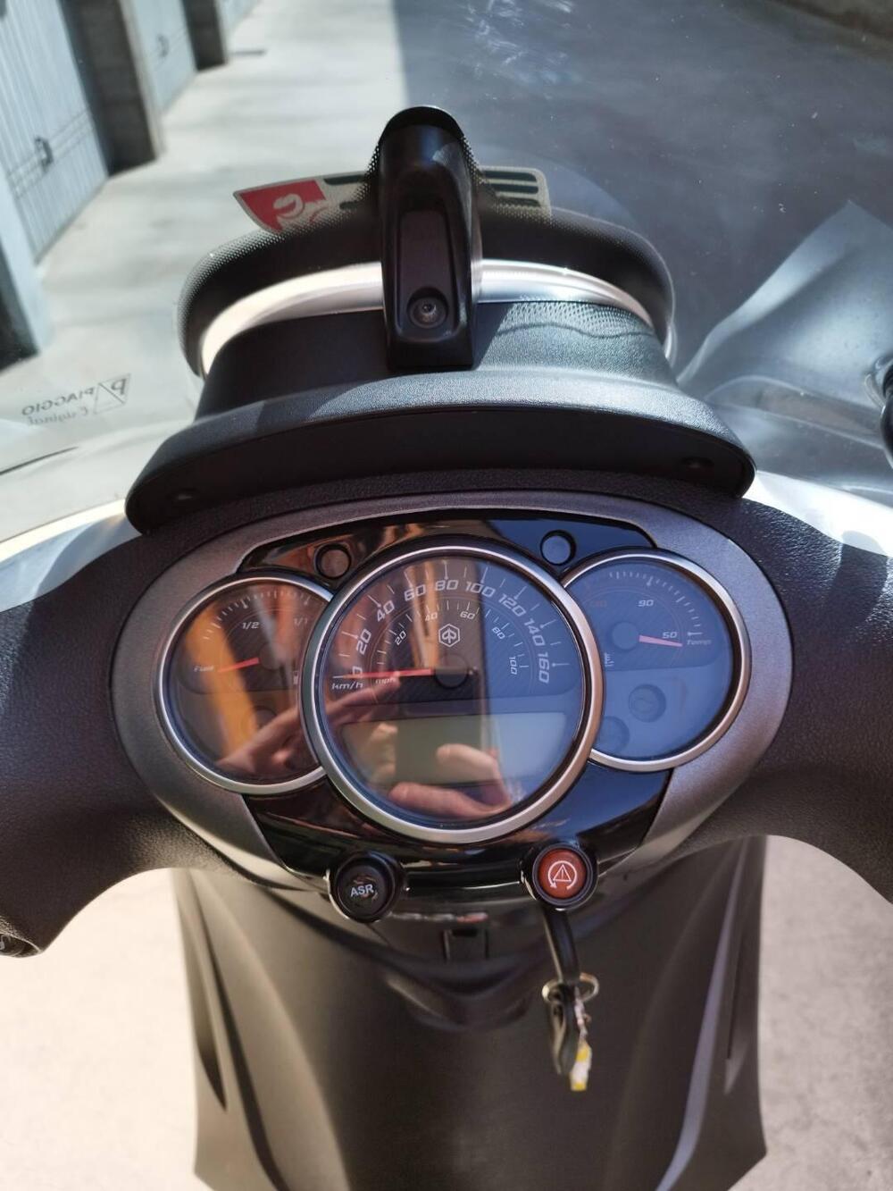 Piaggio Beverly 300 S i.e. ABS-ASR (2016 - 20) (8)