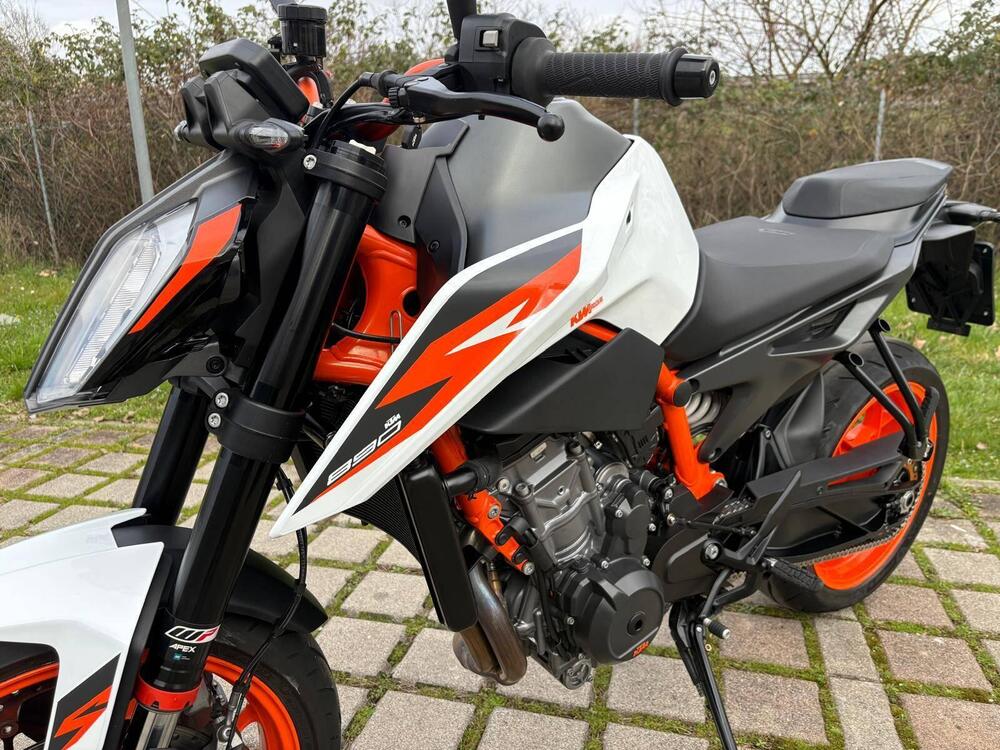 KTM 890 Duke R (2021) (6)