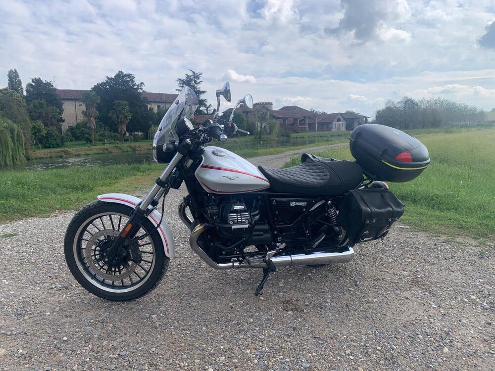 Moto Guzzi V9 Roamer (2016 - 18) (2)