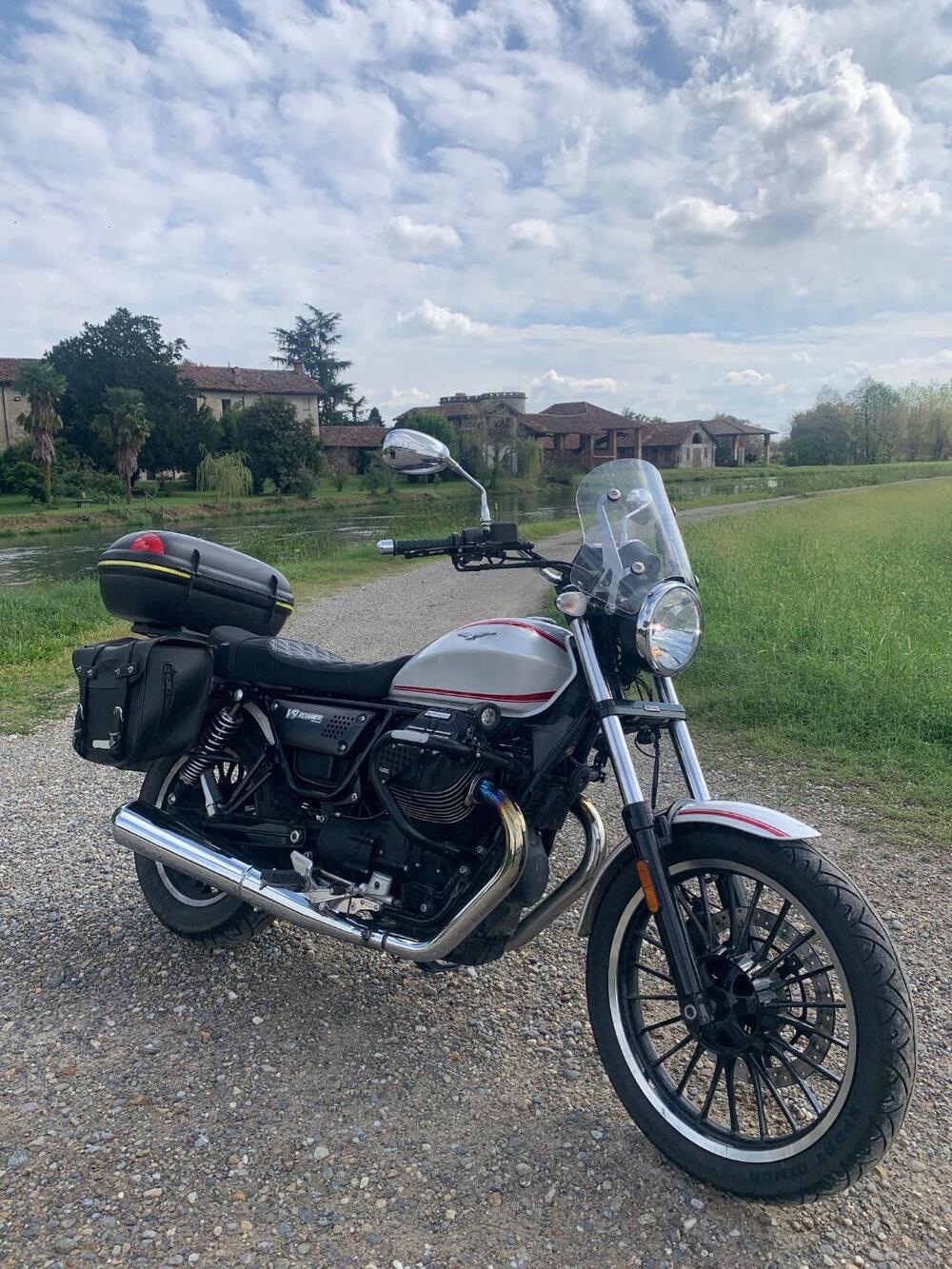 Moto Guzzi V9 Roamer (2016 - 18) (6)
