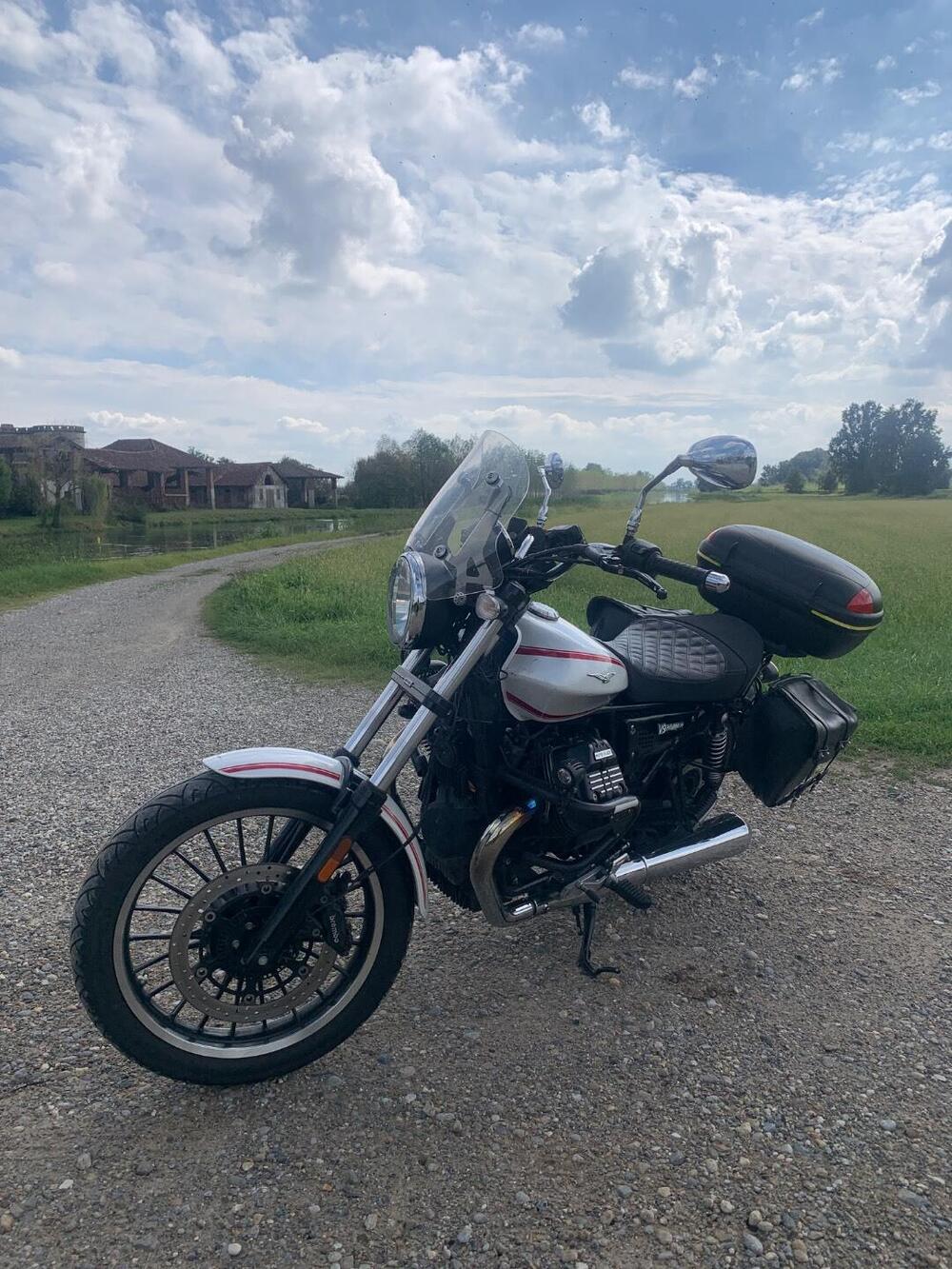 Moto Guzzi V9 Roamer (2016 - 18) (8)