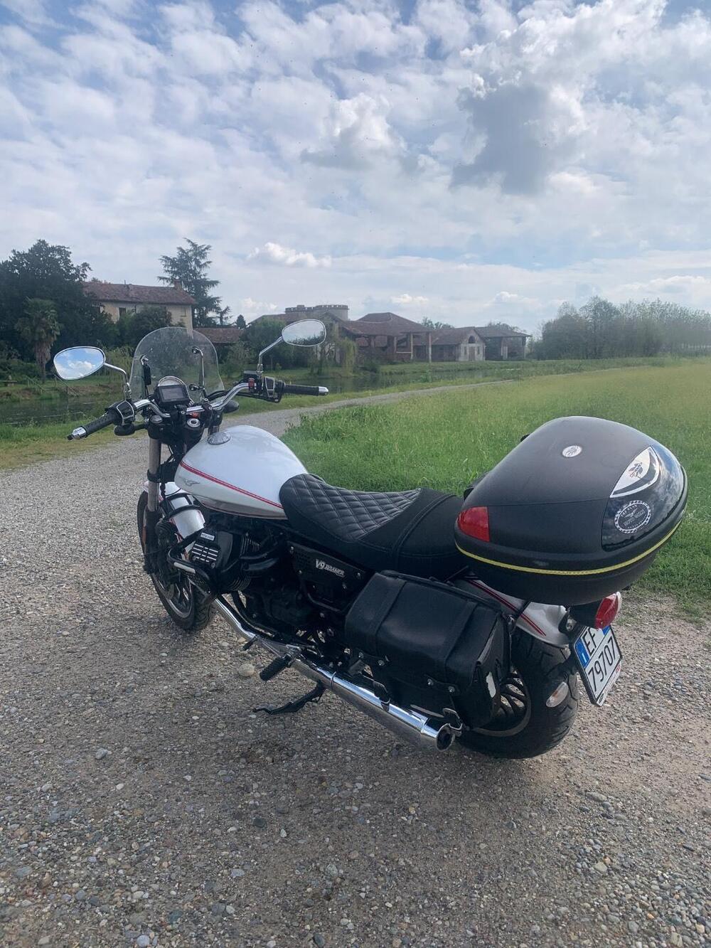 Moto Guzzi V9 Roamer (2016 - 18) (9)