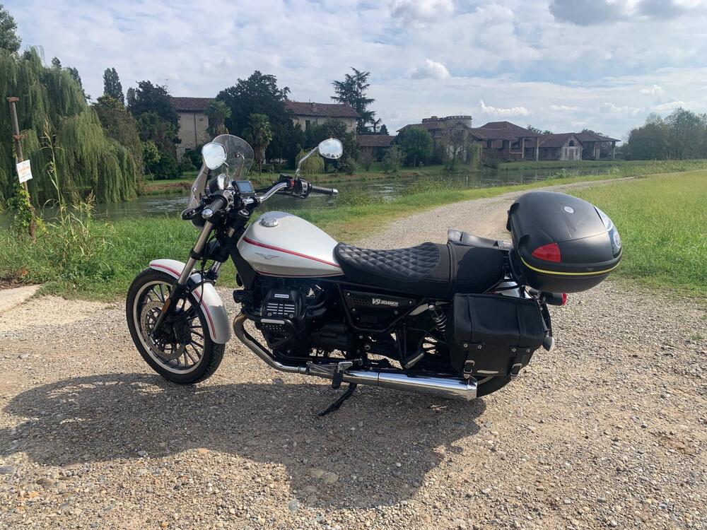 Moto Guzzi V9 Roamer (2016 - 18) (11)