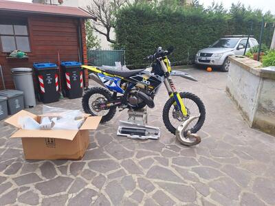 Husqvarna TE 300 (2024) usata