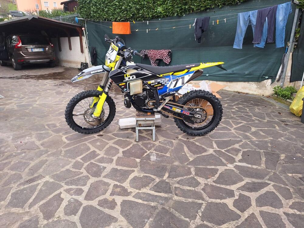 Husqvarna TE 300 (2024) (2)