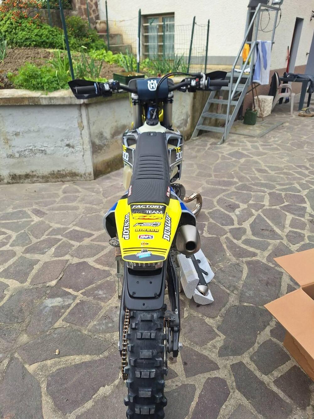 Husqvarna TE 300 (2024) (4)