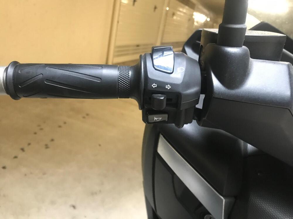 Yamaha X-Max 400 ABS (2017 - 20) (3)