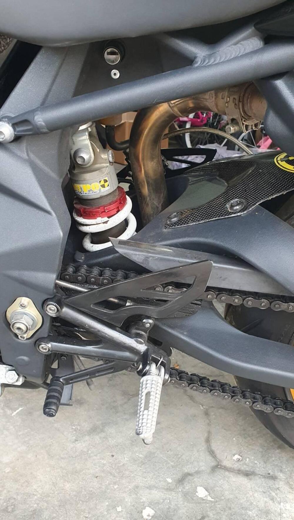 Triumph Street Triple (2007 - 12) (8)