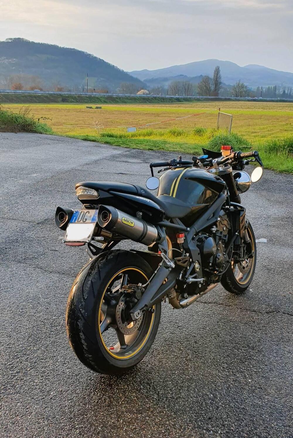 Triumph Street Triple (2007 - 12) (4)