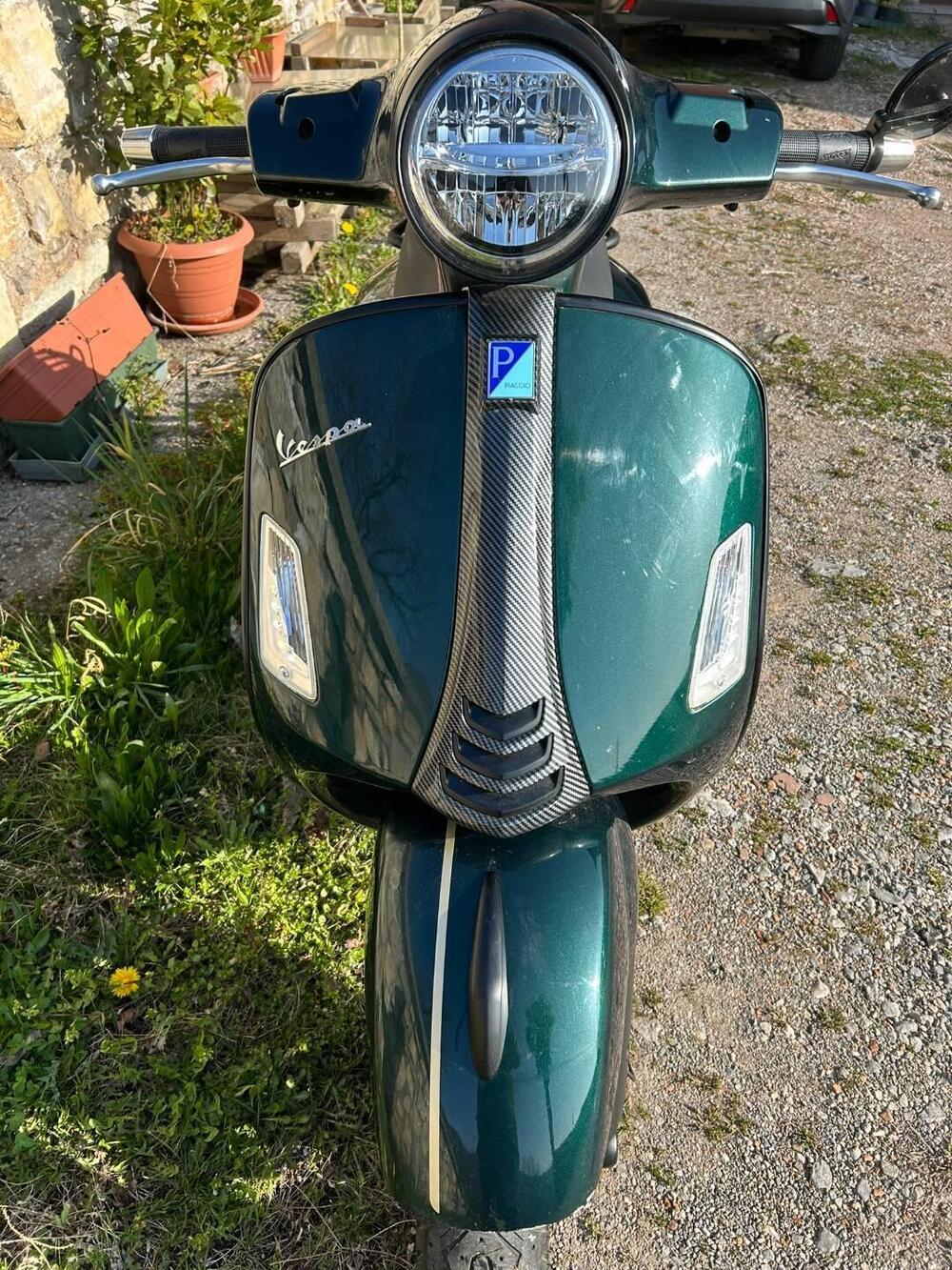Vespa GTS 300 Super Racing Sixties Hpe (2021 - 22) (7)