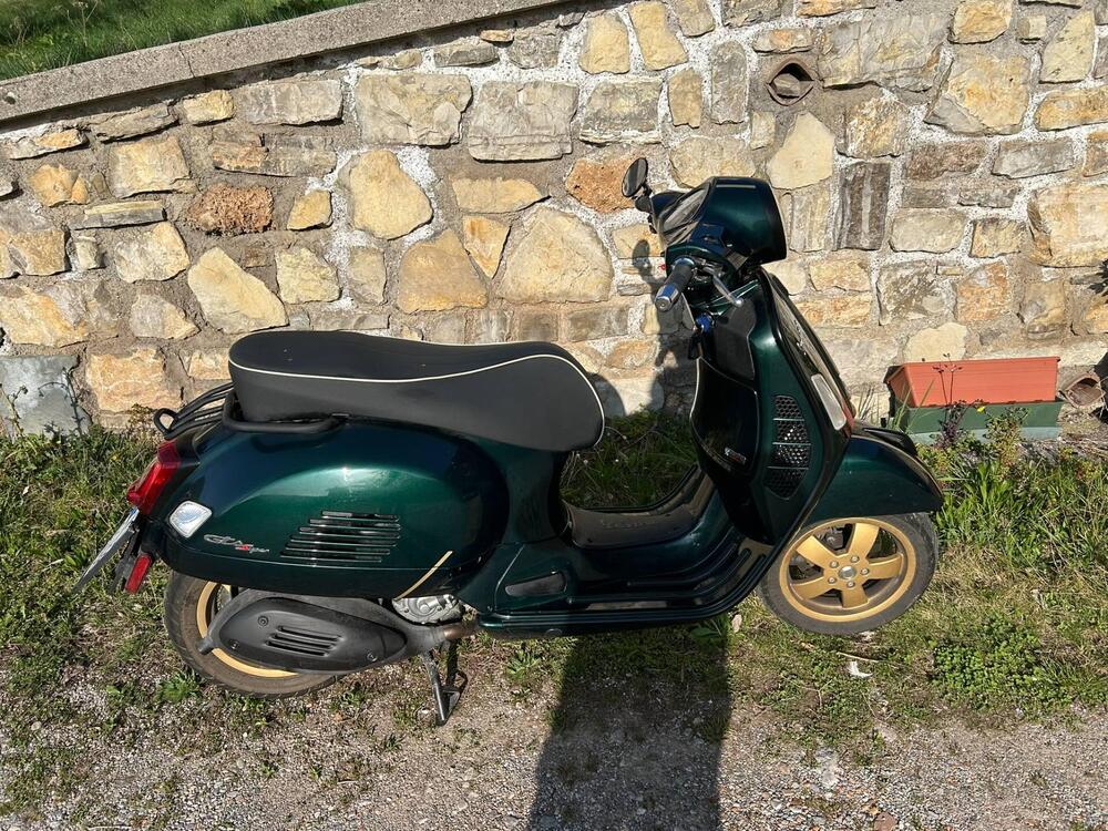 Vespa GTS 300 Super Racing Sixties Hpe (2021 - 22) (9)