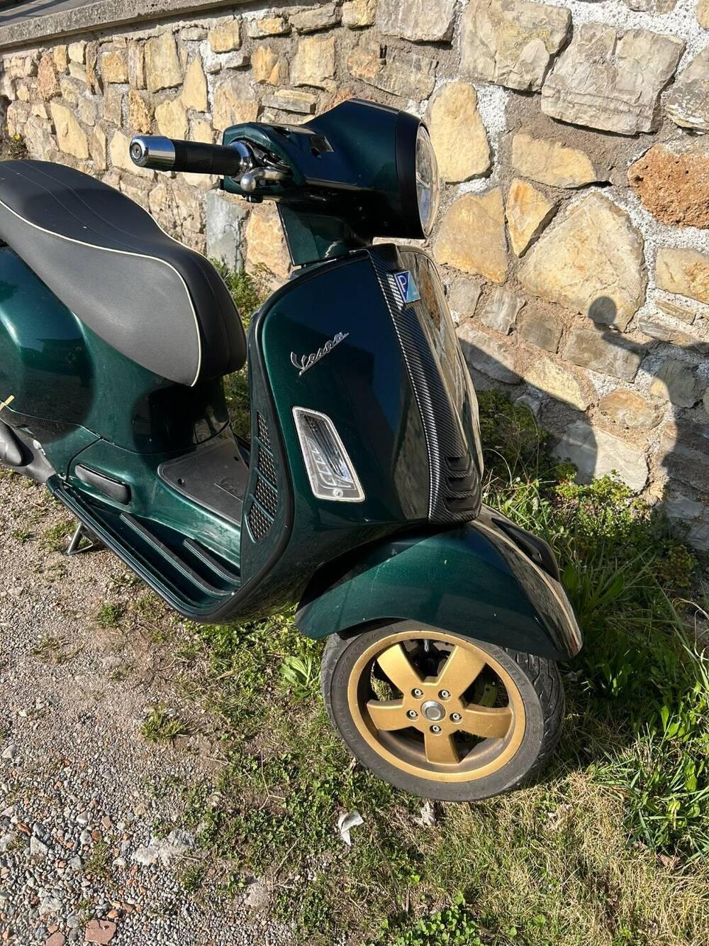 Vespa GTS 300 Super Racing Sixties Hpe (2021 - 22) (13)