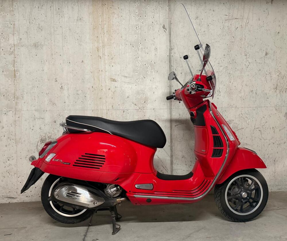 Vespa GTS 300 Super (2023 - 24) (2)