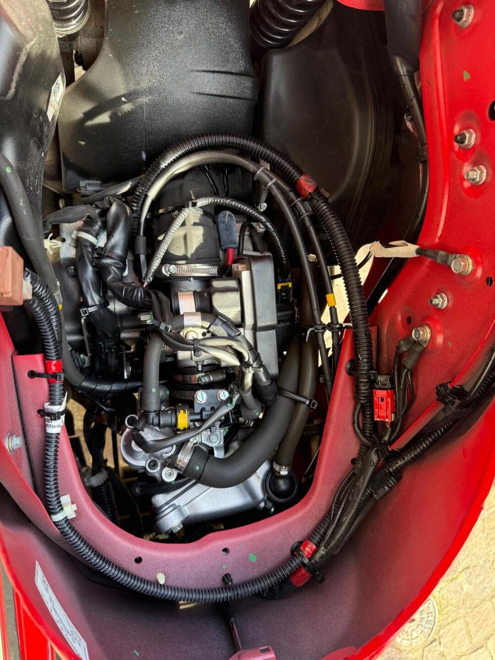 Vespa GTS 300 Super (2023 - 24) (5)