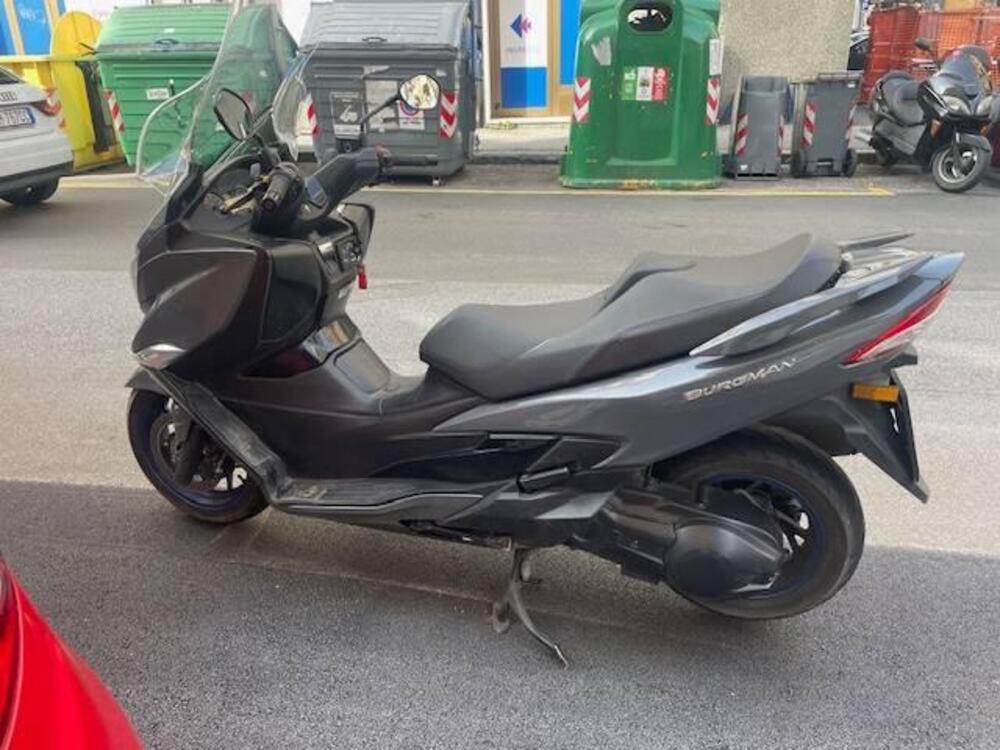 Suzuki Burgman 400 (2022 - 24) (4)