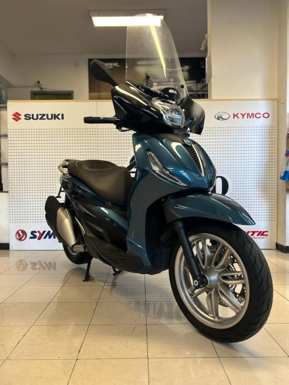 Piaggio Beverly 400 ABS-ASR (2021 - 24) (2)